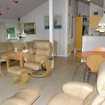 Three-bedroom In Feriehus *