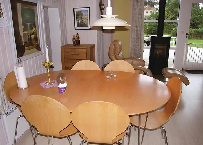 Three-bedroom In 度假居 *